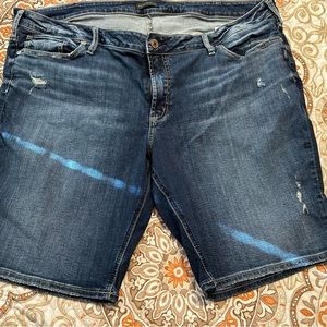 Silver Jeans Suki Bermuda distressed women’s shorts